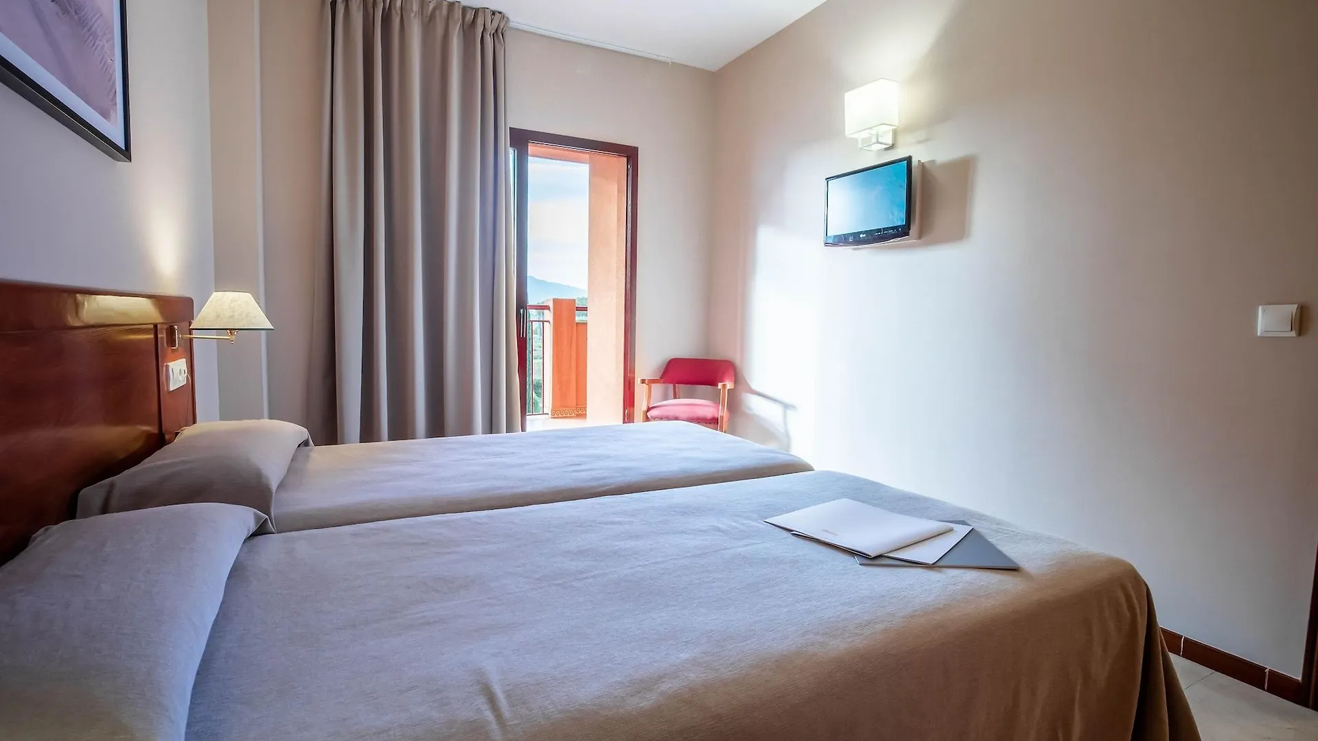 Ilunion Miramar Aparthotel Fuengirola 3*,