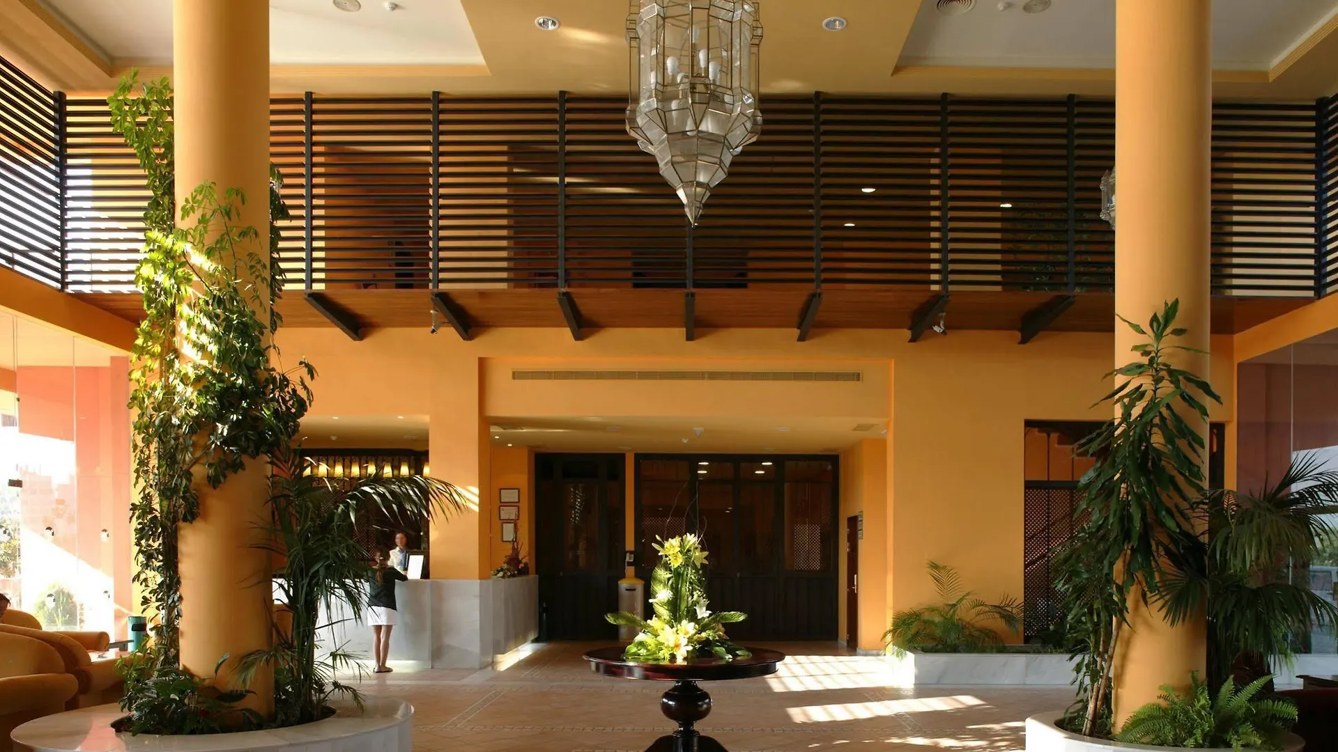 Ilunion Miramar Aparthotel Fuengirola 3*,